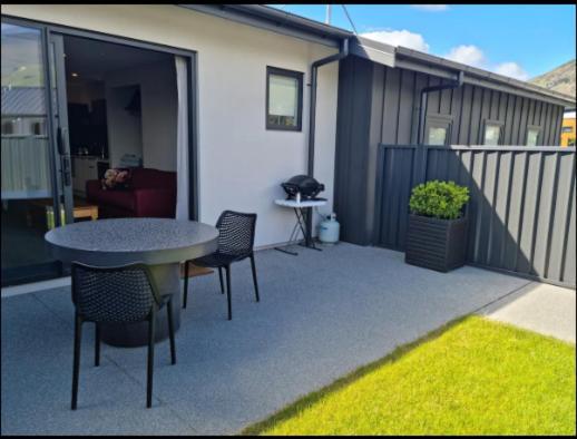 Guest House On Sapphire Wanaka Bagian luar foto